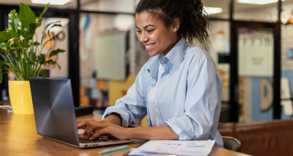 O que é um sistema ERP online e como ele ajuda a organizar sua empresa